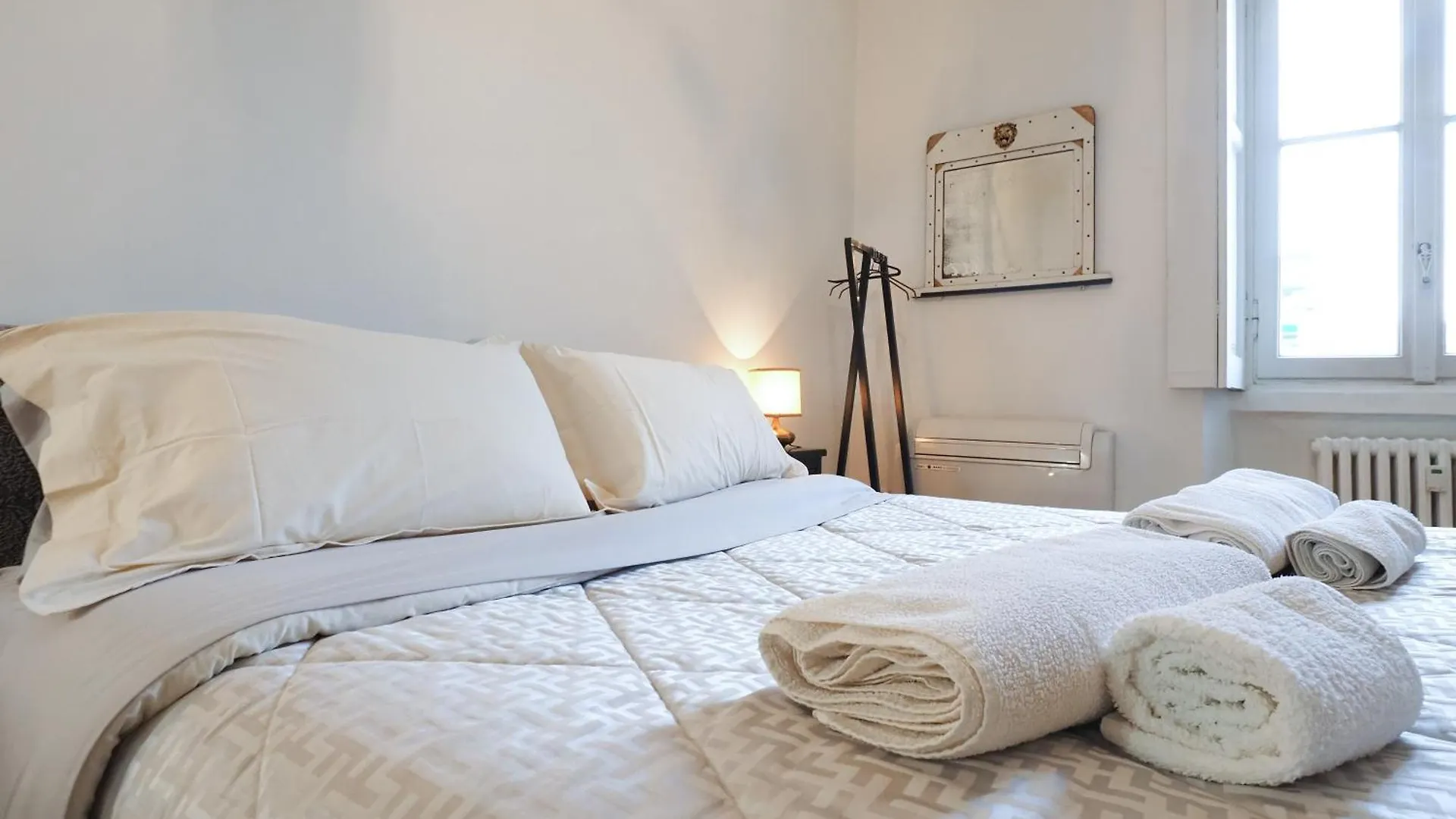 Primopiano - Ugo Bassi Apartment Milan 0*,